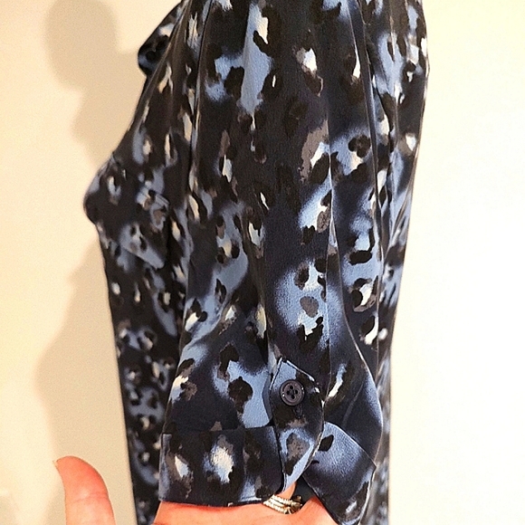 Equipment Signature Shirt Dress 100% Silk Cheetah Animal Print Blue and Black M - Picture 6 of 10